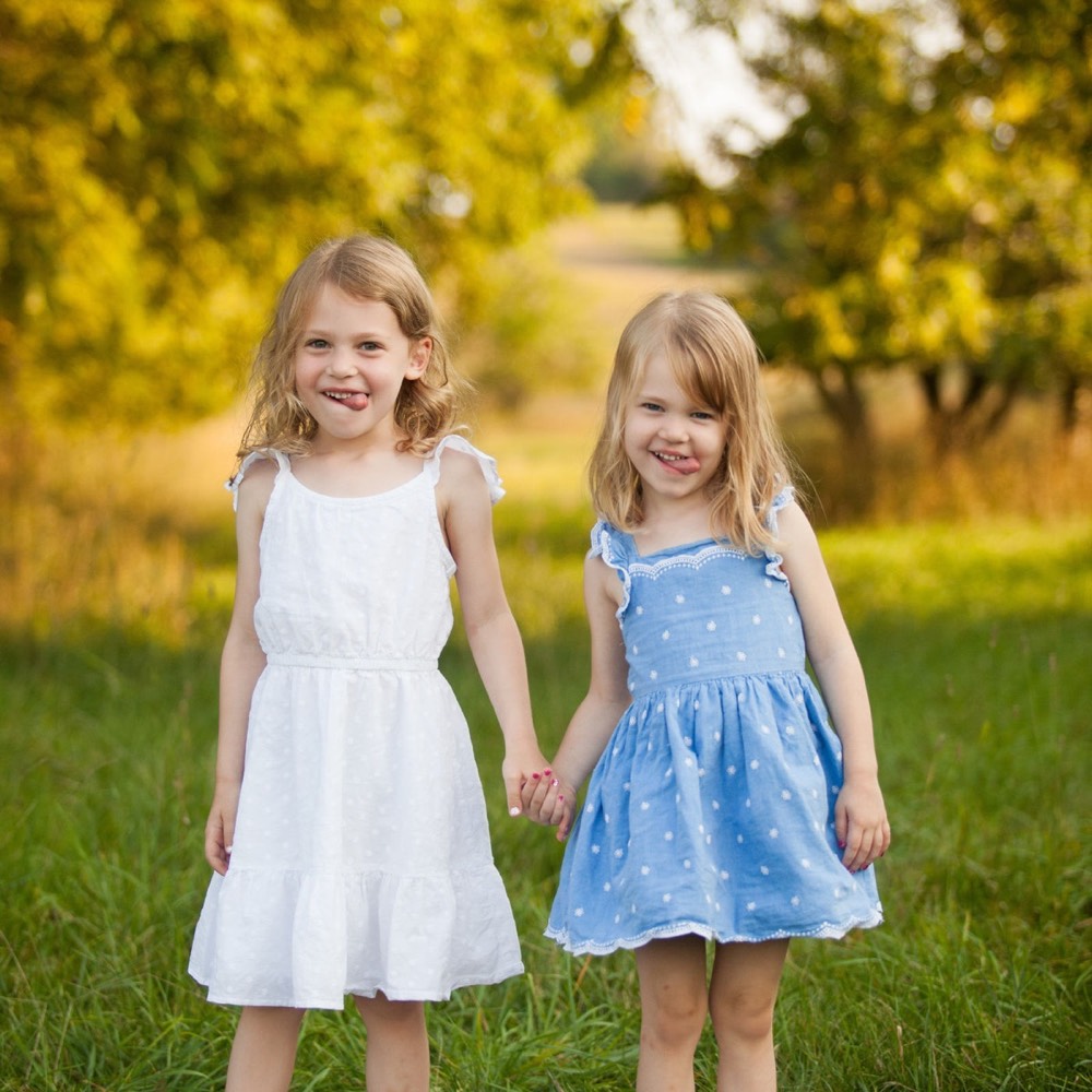 A family photographed outdoors by Boehlke Media